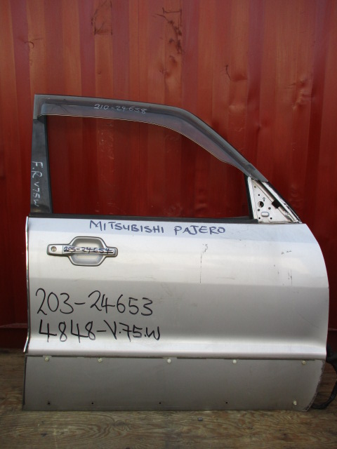 Used Mitsubishi Pajero OUTER DOOR HANDLE FRONT RIGHT